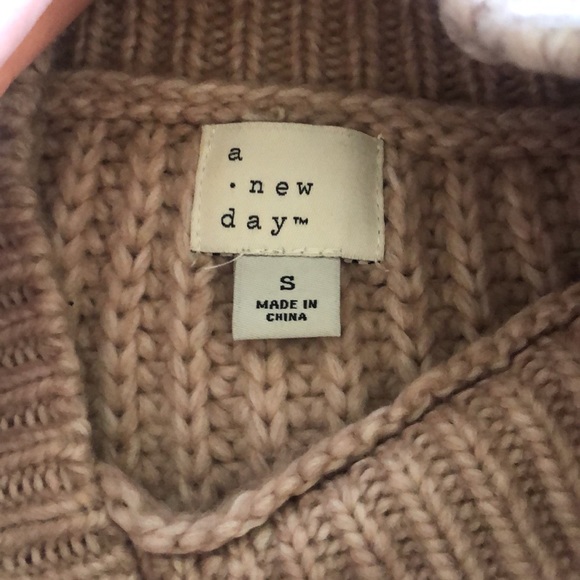 Cable Knit Oversized Mock Turtleneck - Small, Light Pink - Picture 5 of 5